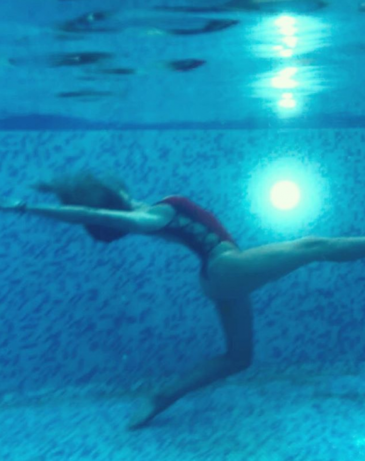 Σέξι Ελληνίδα ερωτευμένη ξανά 10 μήνες μετά το διαζύγιο!