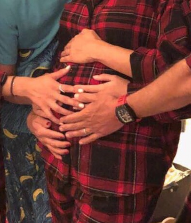 Η πρώτη εικόνα πασίγνωστης ηθοποιού με φουσκωμένη κοιλίτσα!