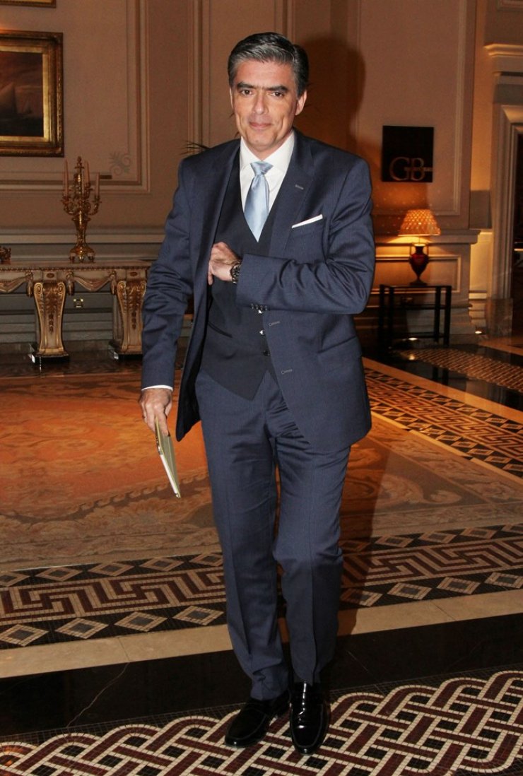 Η πρόταση - έκπληξη που σκέφτεται ο Νίκος Ευαγγελάτος στην τηλεόραση!