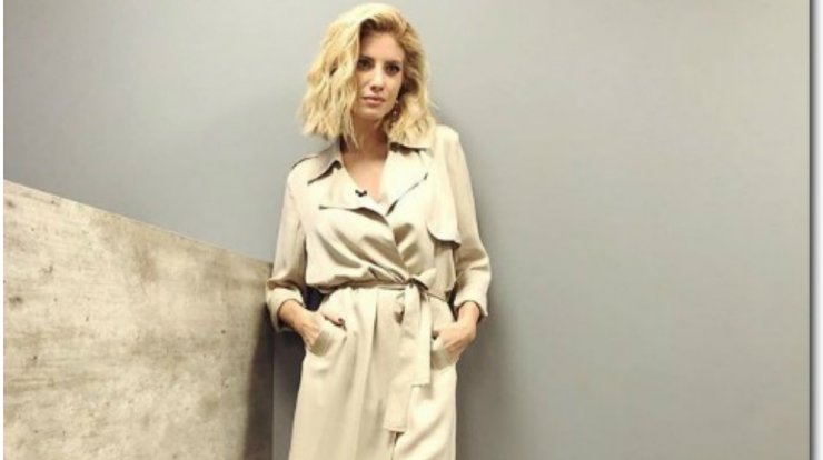 Βρήκαμε το σακάκι της Ευαγγελίας Αραβανή και είναι τέλειο για γιορτινά looks