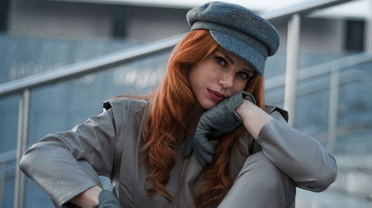 Έβελυν Καζαντζόγλου: Κι όμως, της έκαναν δώρο το πιο chic χριστουγεννιάτικο δέντρο! [εικόνες]