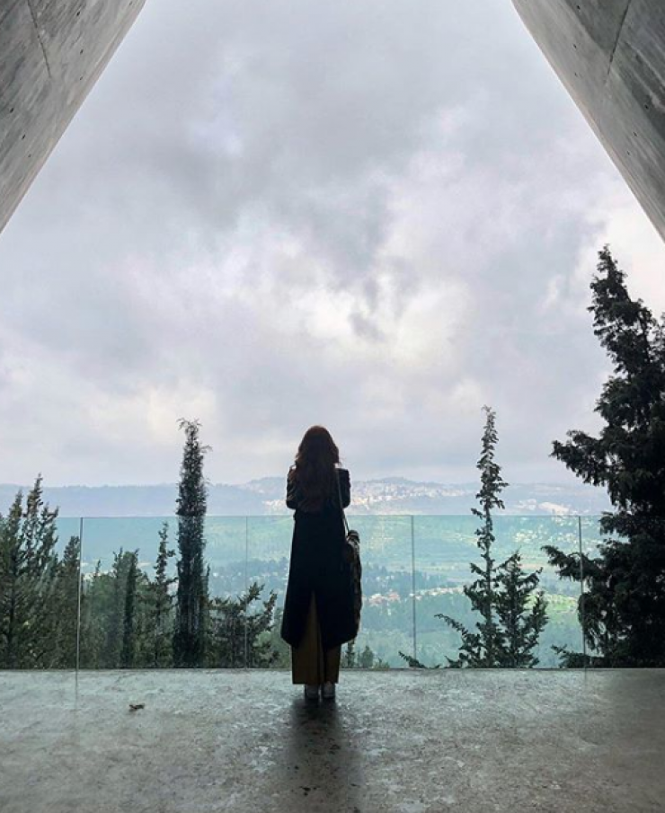 Παρουσιάστρια της κυπριακής τηλεόρασης εμφανίστηκε με φουσκωμένη κοιλίτσα σε προχωρημένη εγκυμοσύνη! [εικόνα & βίντεο]