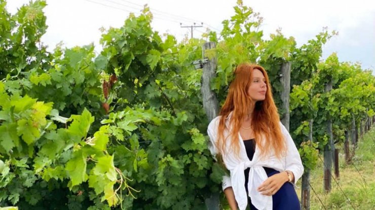 Η Έβελυν Καζαντζόγλου έκανε την πιο stylish casual εμφάνιση μέσα στο καλοκαίρι!