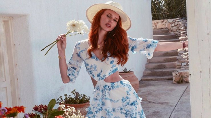 Η Έβελυν Καζαντζόγλου φόρεσε το ωραιότερο μάξι φόρεμα της σεζόν