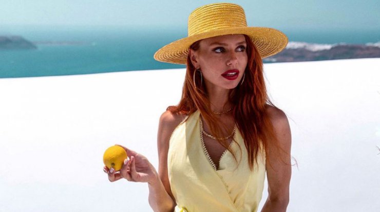 Έβελυν Καζαντζόγλου: Αν λατρεύεις τις πόζες της σου δίνει τα tips της!