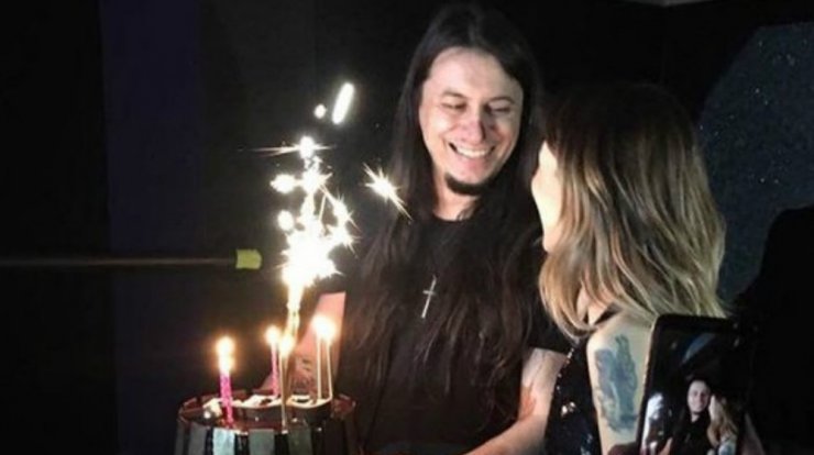 Ευρυδίκη: Η έκπληξη από το σύντροφό της επί σκηνής στη Λεμεσό για τα γενέθλιά της [εικόνες & βίντεο]