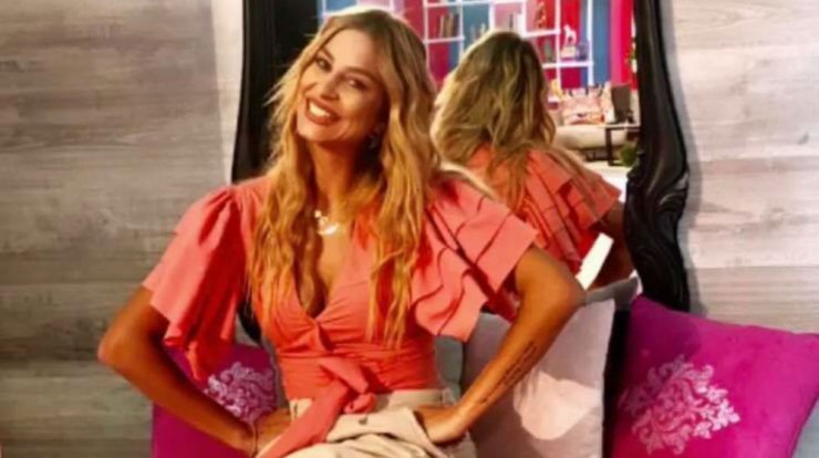 Η on air πρόταση για κουμπαριά στην Κωνσταντίνα Ευριπίδου! [βίντεο]