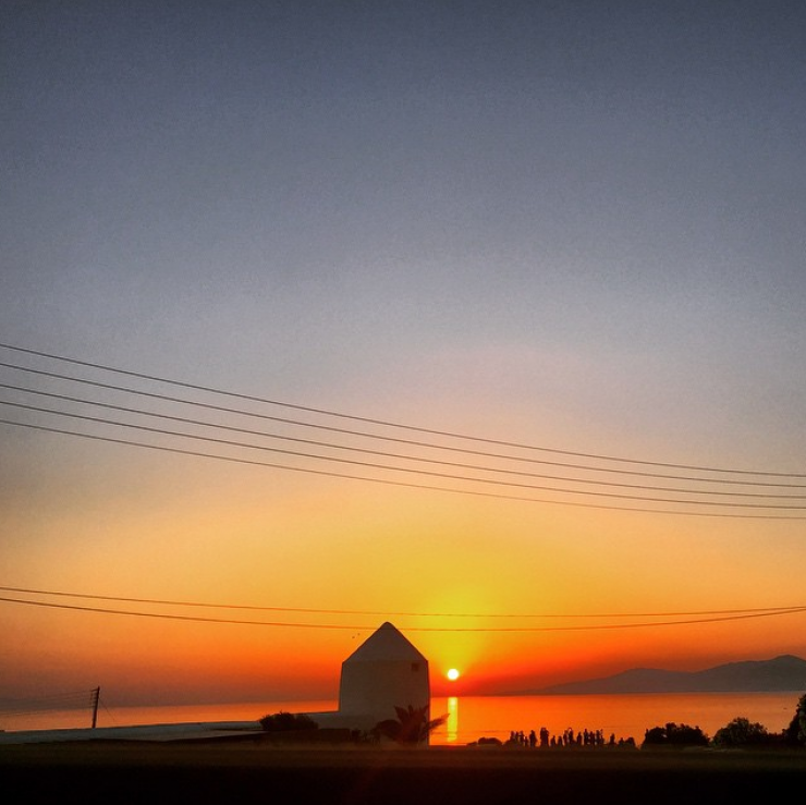 Ποια επώνυμη Κύπρια απολαμβάνει αυτή τη θέα;