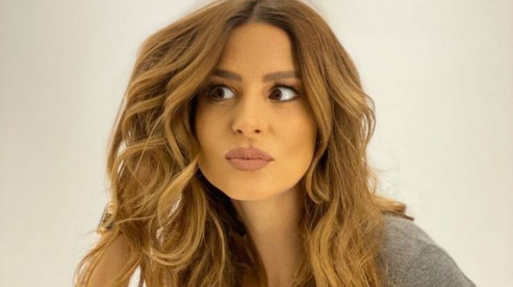 Κωνσταντίνα Ευριπίδου: Δείτε πως πήγε σήμερα το πρωί στο ραδιόφωνο και μας εξέπληξε!