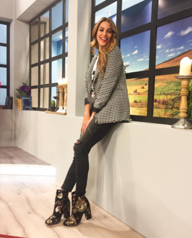 Η λαμπερή εμφάνιση της Κωνσταντίνας Ευριπίδου και το υπονοούμενο on air για την επιστροφή του Νεκτάριου!