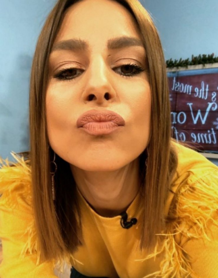 Ποιος ρώτησε την Κωνσταντίνα Ευριπίδου on air αν είναι παντρεμένη;