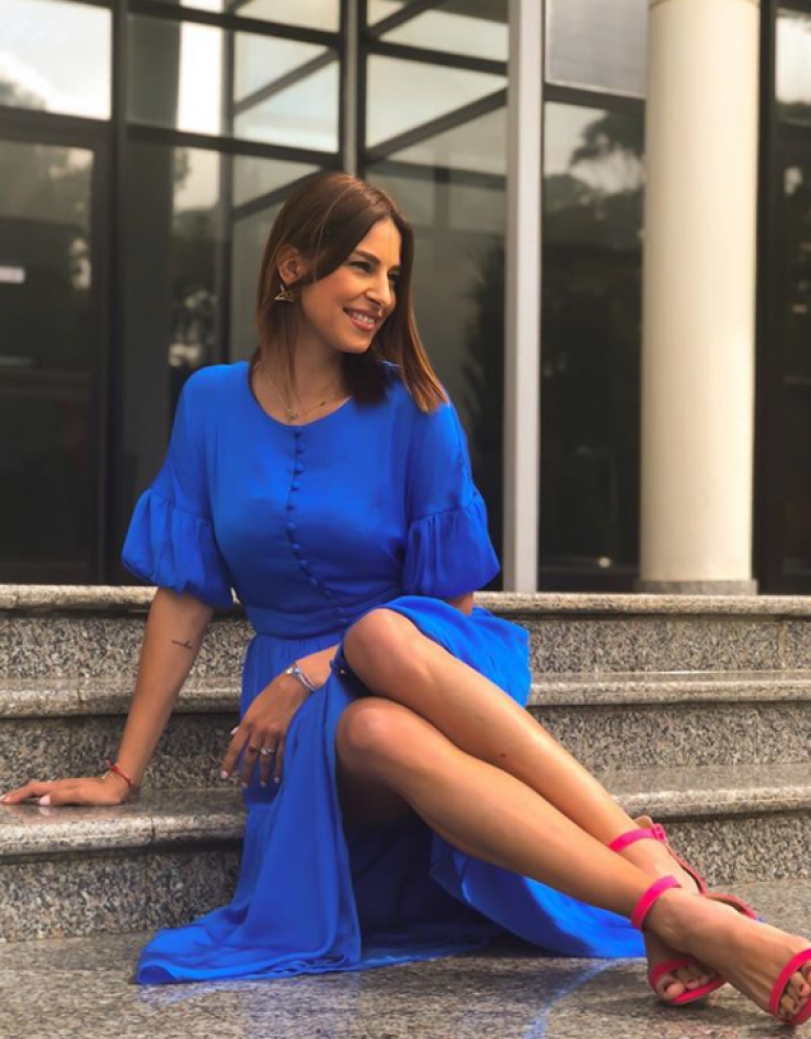 Κωνσταντίνα Ευριπίδου: Έκανε ηλιοθεραπεία στη βεράντα της λίγο πριν πάει στη δουλειά! [εικόνα]