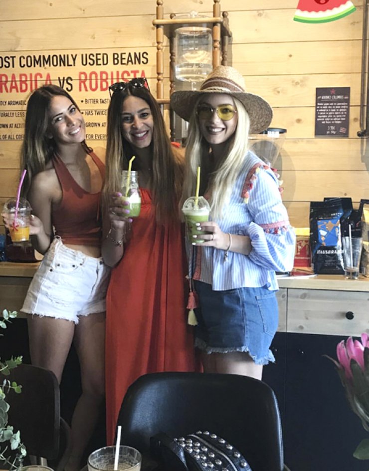 Καραντώνη - Ευριπίδου: Φωτογραφήθηκαν με την μικρή Αργυρώ!