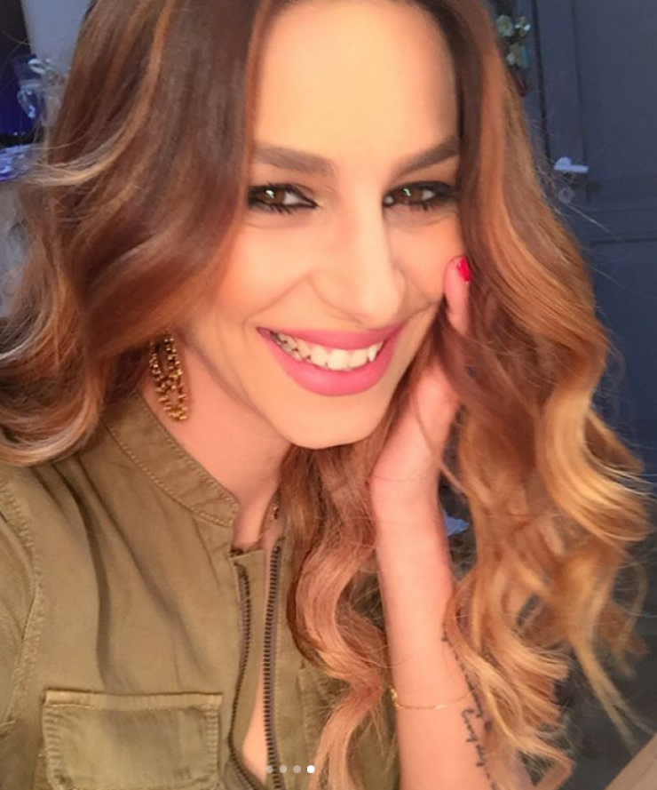 Κωνσταντίνα Ευριπίδου: Τα πειράγματα των συνεργατών της για την σέξι εμφάνισή της και η ατάκα που "έριξε" για τον Νεκτάριο Αλεξάνδρου!