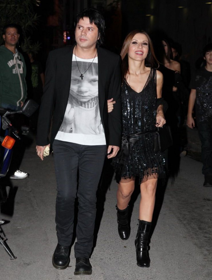 Αυτή είναι η γνωστή δημοσιογράφος που είναι ζευγάρι με το Δημήτρη Κοργιάλα μετά το χωρισμό του με την Ευρυδίκη [εικόνα]