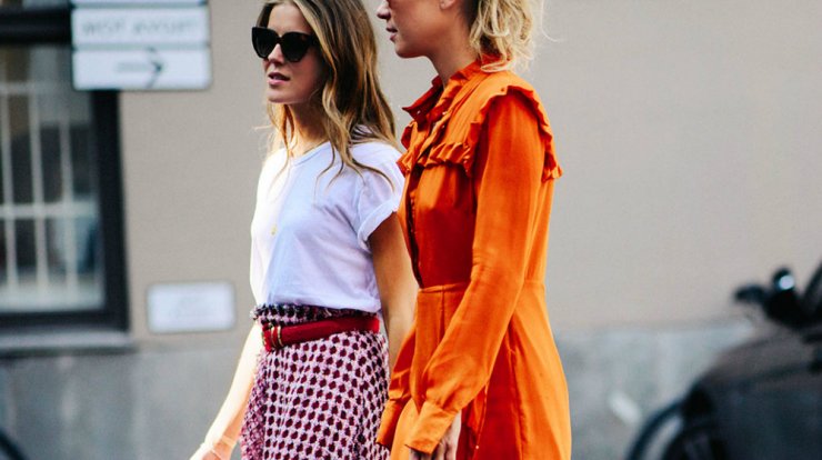 Η λεπτομέρεια στα ανοιξιάτικα φορέματα και τοπ που θα κάνει τον λαιμό σου να μοιάζει με αυτόν του κύκνου