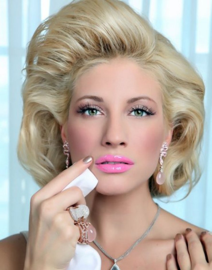 Ευαγγελία Αραβανή: Νέες τρυφερές φωτογραφίες με τον Κύπριο εφοπλιστή