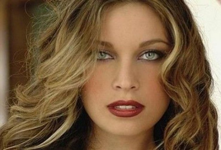 Αυτός είναι ο αδερφός της Χρουσαλά και τα έχει με την.... [εικόνες]