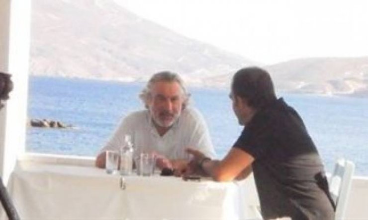 Ντε Νίρο - Τραβόλτα: τι έκαναν στη Σκύρο