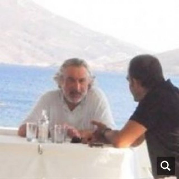  Νίκος Αλιάγας: Δείτε τη συνέντευξη που πήρε από Travolta, De Niro στη Σκύρο!