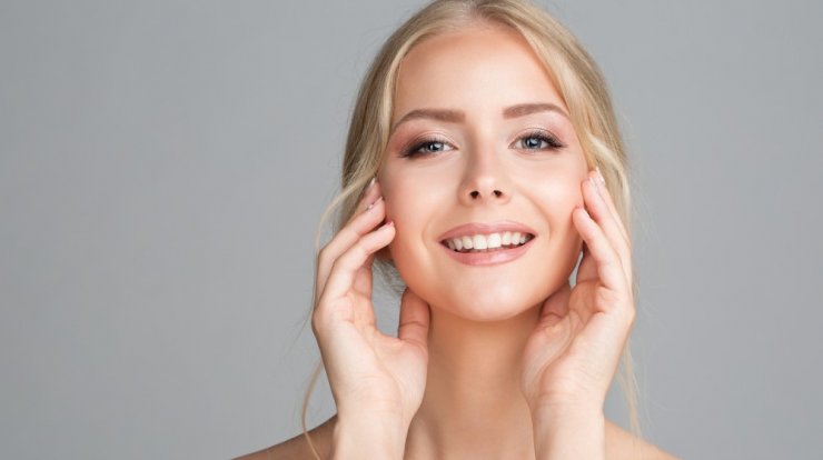 Η ειδικός εξηγεί τι αλλάζει στο πρόσωπο καθώς περνά ο χρόνος και πως πρέπει να δράσεις