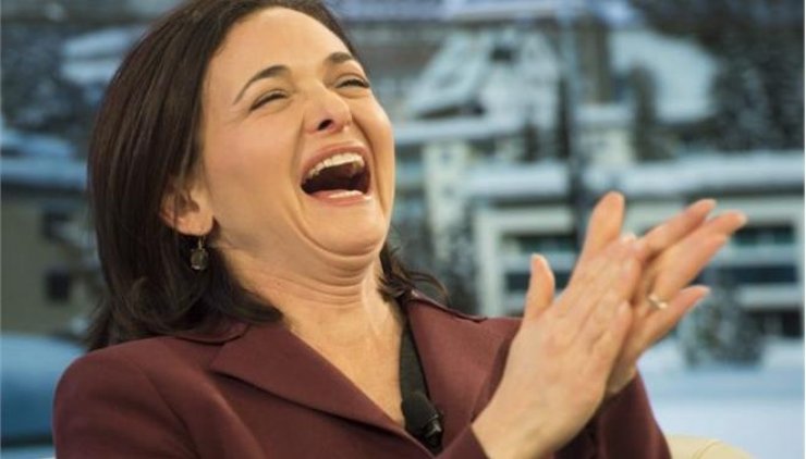 Η Σέριλ Σάντμπεργκ του facebοok στο κλαμπ των δισεκατομμυριούχων