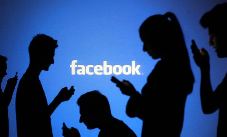 Μέσα από το facebook έγινε γνωστό ότι Έλληνας τραγουδιστής "έφυγε" στα 49 του 