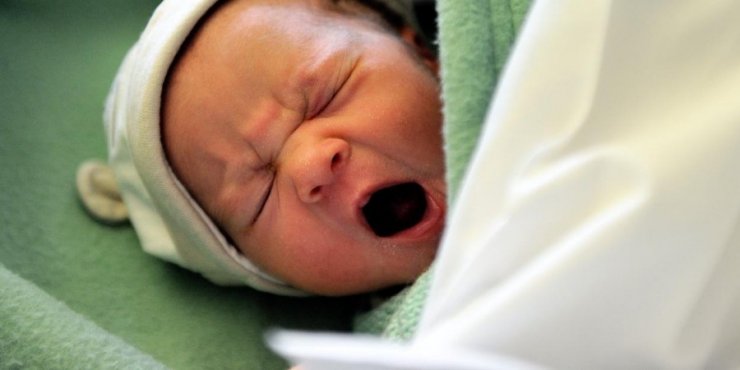 Ποινή φυλάκισης σε γονείς που αναρτούν παιδιά στο Facebook