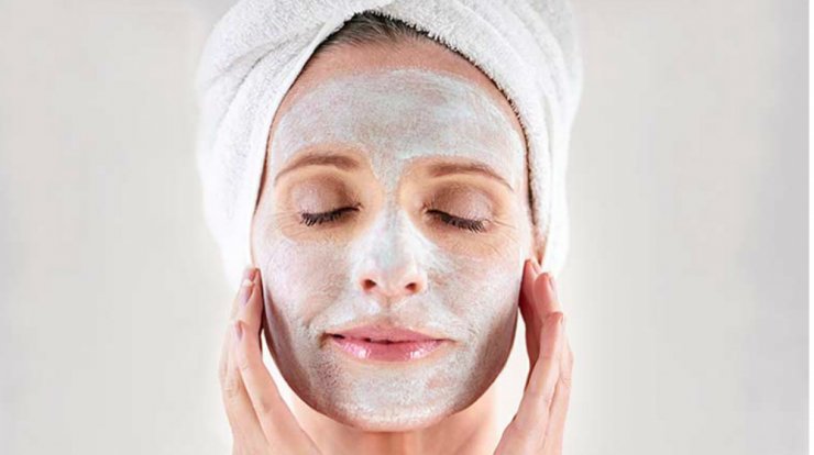 Αυτή η μάσκα παραμένει όλο το βράδυ στο πρόσωπο και το πρωί η επιδερμίδα λάμπει