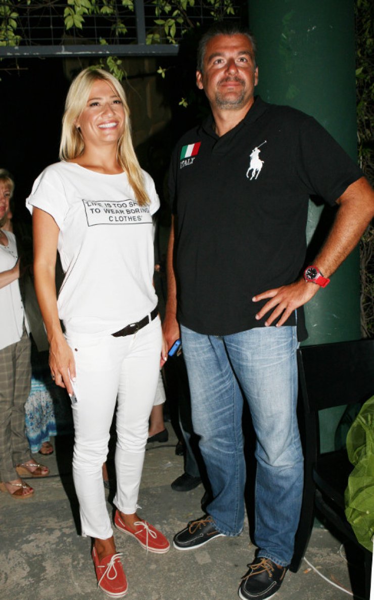 Σκορδά - Λιάγκας: Στο χειρουργείο για τον γιο τους!