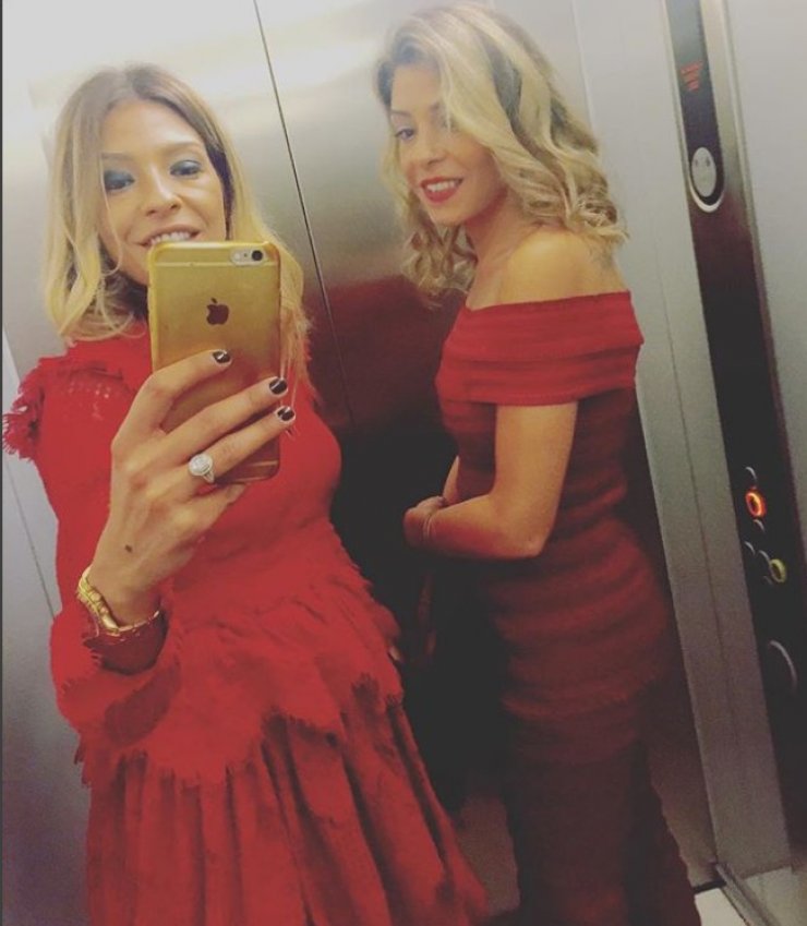 Γενέθλια για την Άννα Φάκα και τη δίδυμη αδερφή της! [εικόνα]