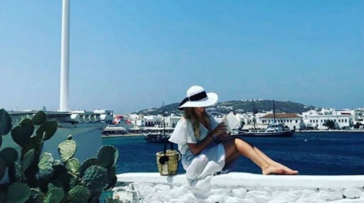 Πασίγνωστη Ελληνίδα τραγουδίστρια γέννησε και μόλις το μάθαμε! 