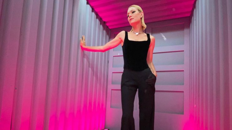 Βρήκαμε πόσο κοστίζουν τα φανταστικά παπούτσια της Βίκυς Καγιά