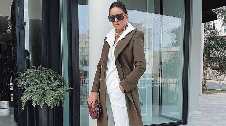 Η Ramona Filip σου δείχνει πως να φορέσεις τα λευκά μποτάκια σου