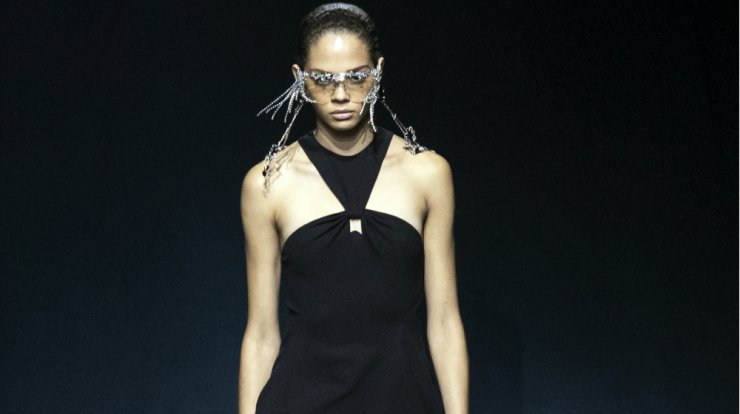 Summer total black outfit: Πώς να το πετύχεις