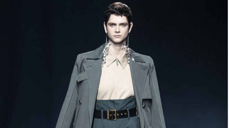 Chic & casual στο χακί χρώμα