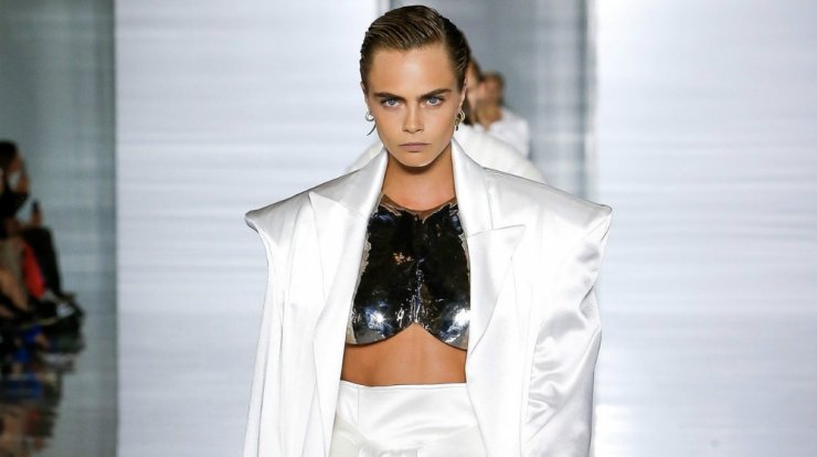 Ο οίκος Balmain κυκλοφορεί limited edition sneakers για καλό σκοπό