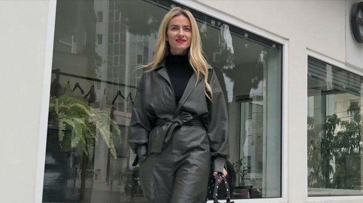 H Έφη Παπαϊωάννου σχεδίασε το chic και πρακτικό jumpsuit που χρειαζόμαστε αυτή τη σεζόν