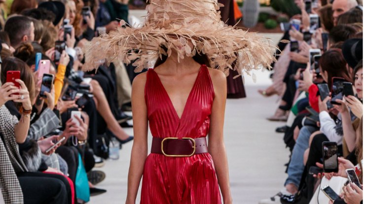 Φόρεσε το shirt dress σου και μπες στο πνεύμα των διακοπών