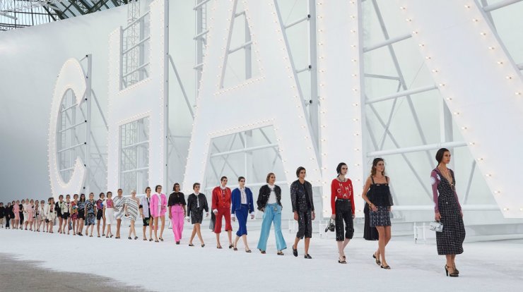 Paris Fashion Week: Το ντεφιλέ του οίκου Chanel ήταν μια ωδή στην κομψότητα