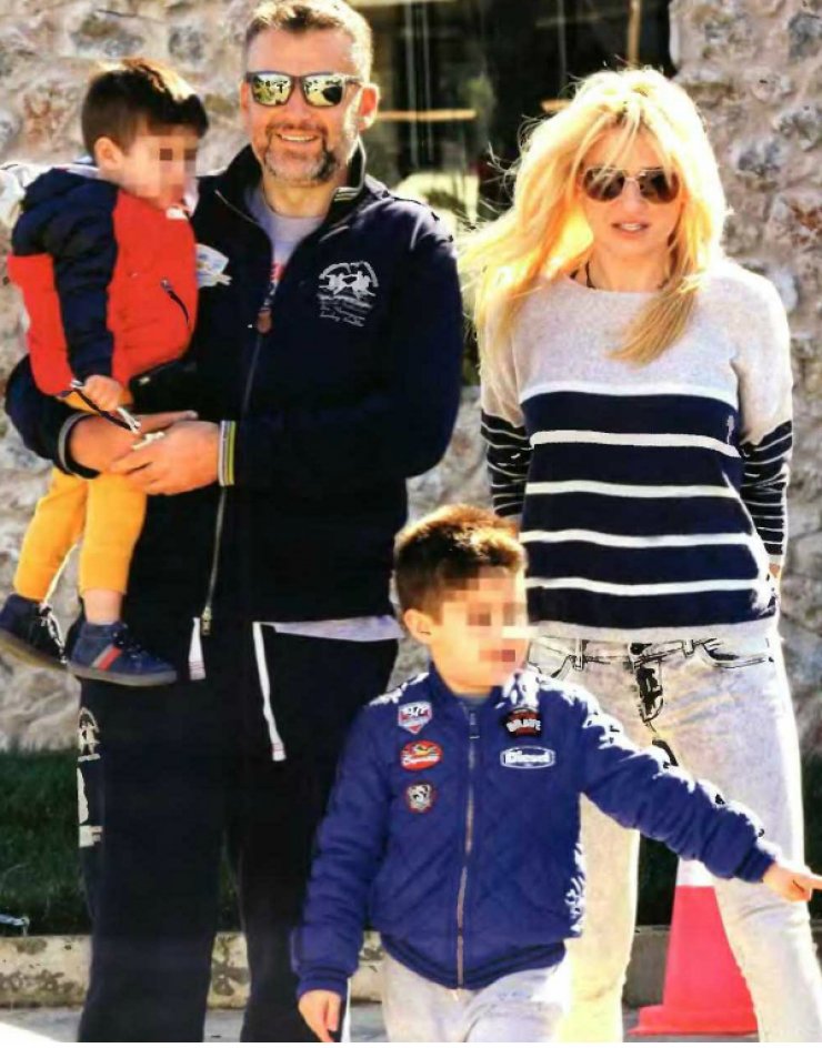 Τα δύο παιδιά της Φαίης Σκορδά έκαναν έφοδο στο πλατό [βίντεο]