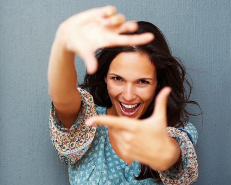 4 τρόποι για να επιστρέψει το χαμόγελο στα χείλη σου 