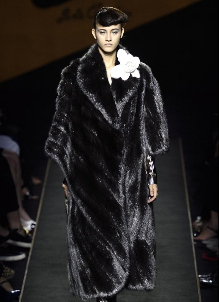 Tο παλτό που κοστίζει περισσότερο από ένα σπίτι 