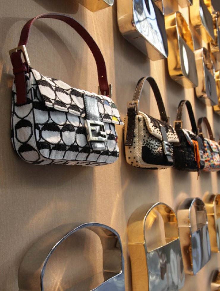 Η Fendi Baguette πάει Colette