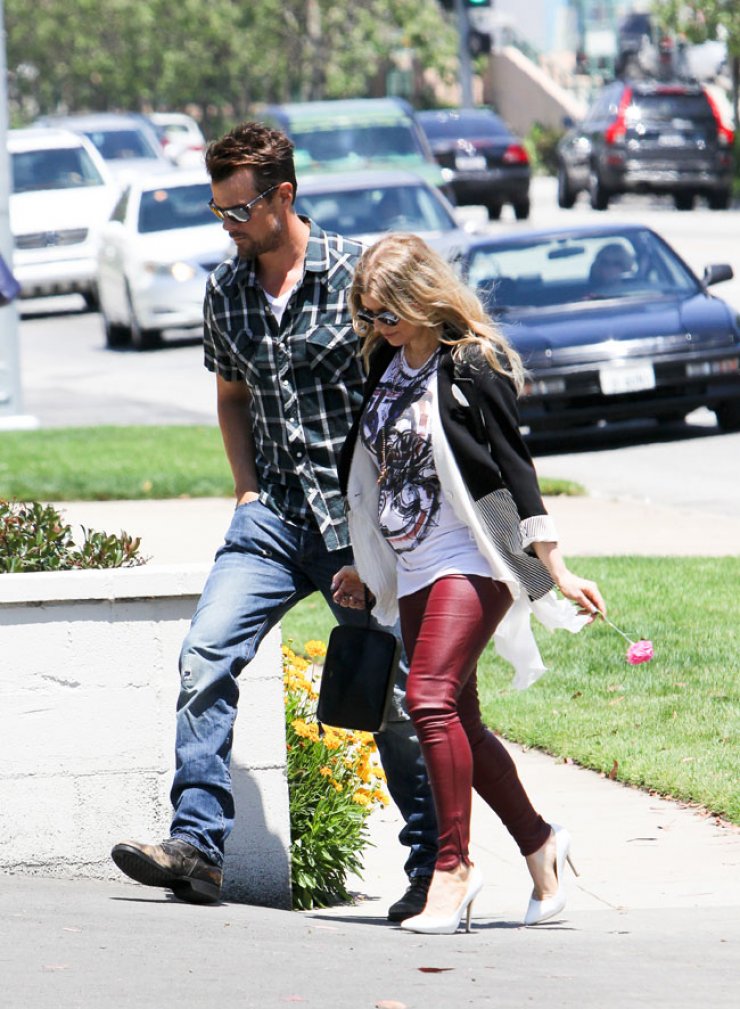 Η Fergie με φουσκωμένη κοιλίτσα. Δείτε φωτογραφίες!  