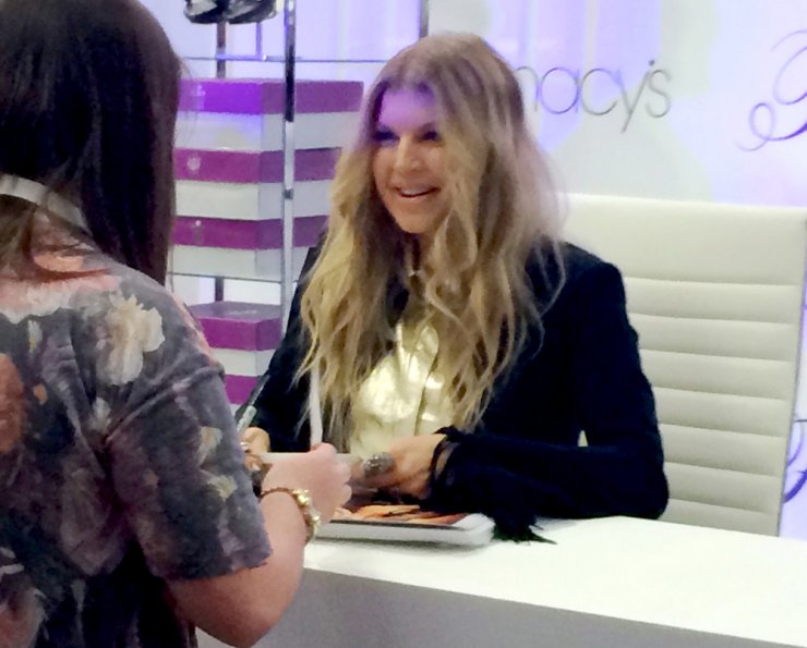 Από τραγουδίστρια τώρα και σχεδιάστρια παπουτσιών 