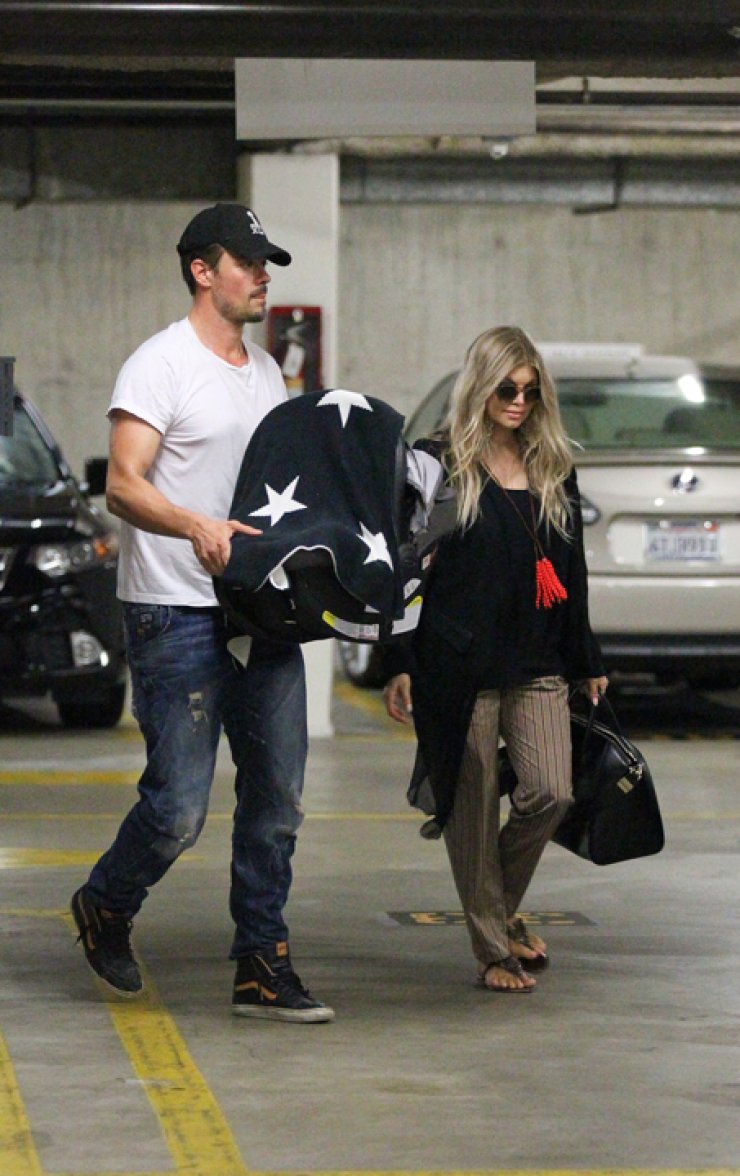 Fergie: Στον γιατρό με το νεογέννητο!!!