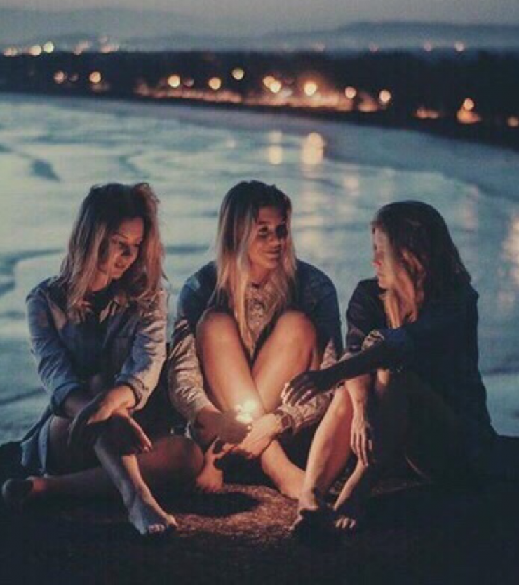 Ποια δύο πράγματα αν σταματήσεις να τα κάνεις θα γίνεις πιο αρεστή στους ανθρώπους;