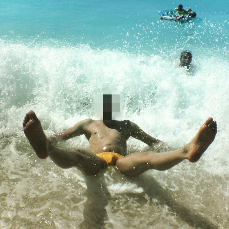 Ποιος Κύπριος τραγουδιστής “ανέβασε” αυτή τη φωτογραφία στο facebook!