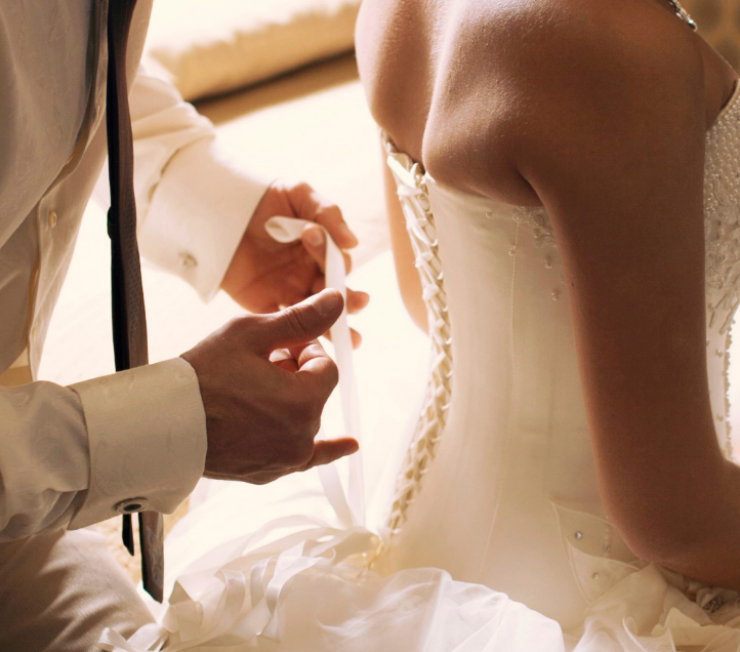 Σεξ ή ύπνος την πρώτη νύχτα του γάμου;